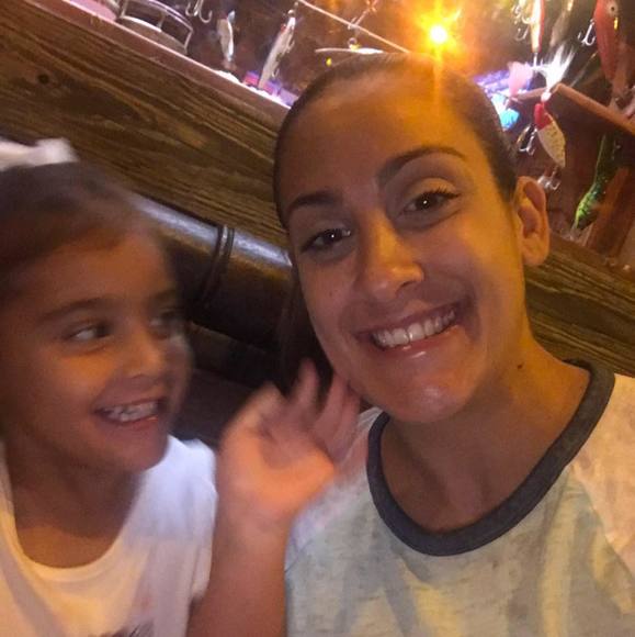 Meet your Posher, Stephanie - Picture 1 of 1